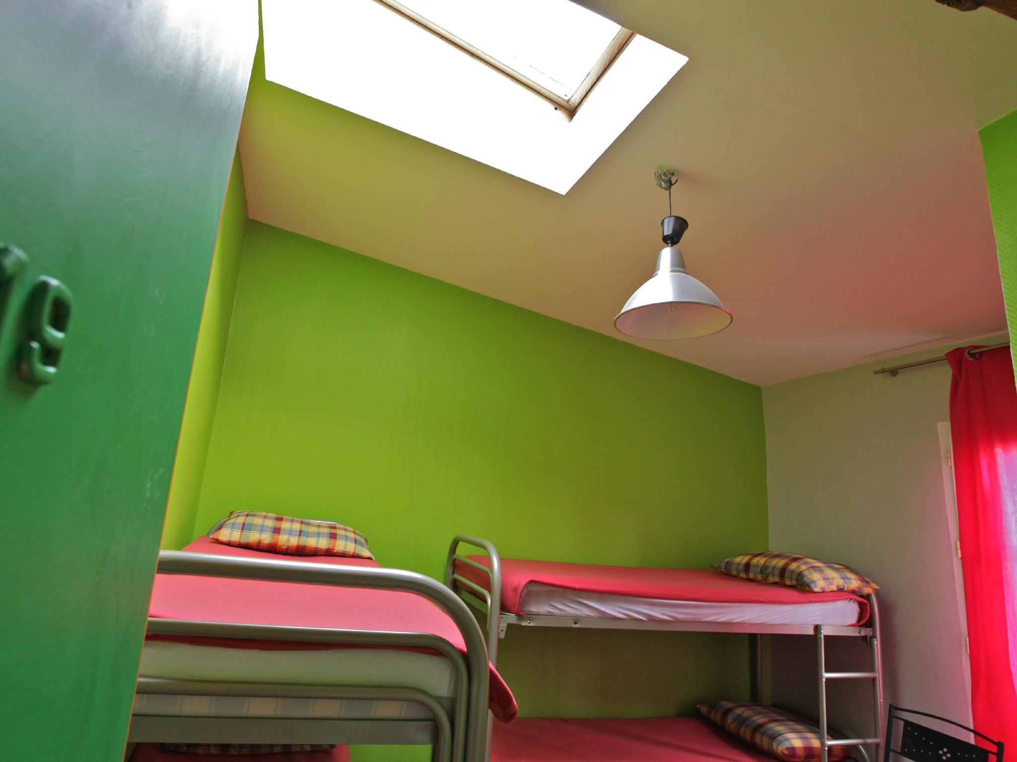Small image of Woodstock Hostel, Paris