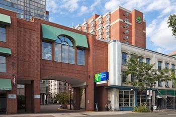 Holiday Inn Express Toronto Downtown, Toronto